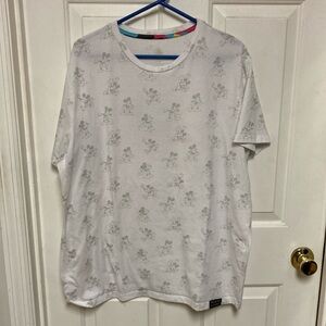 3/$20 bundle and save… 
Xl mickey tee